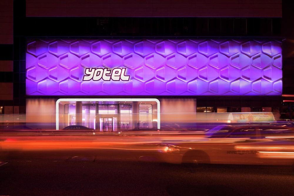 YOTEL New York Times Square 1