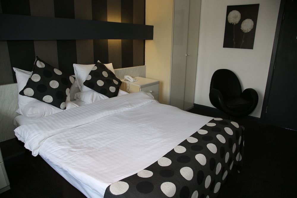 Inn On The Prom At The Fernlea Hotel 1