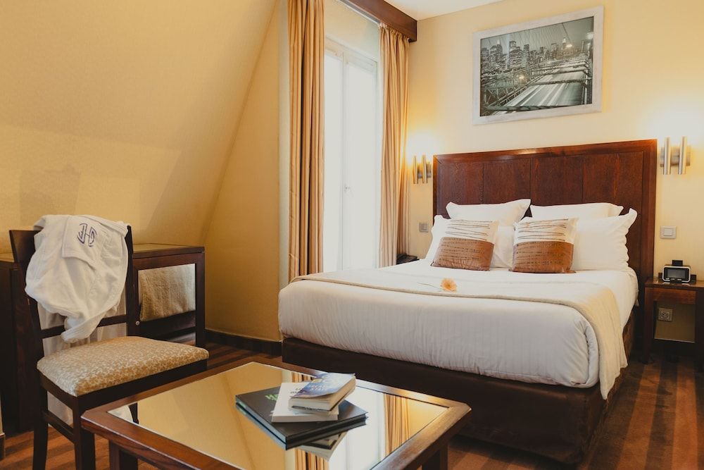 Grand Hotel Francais 1