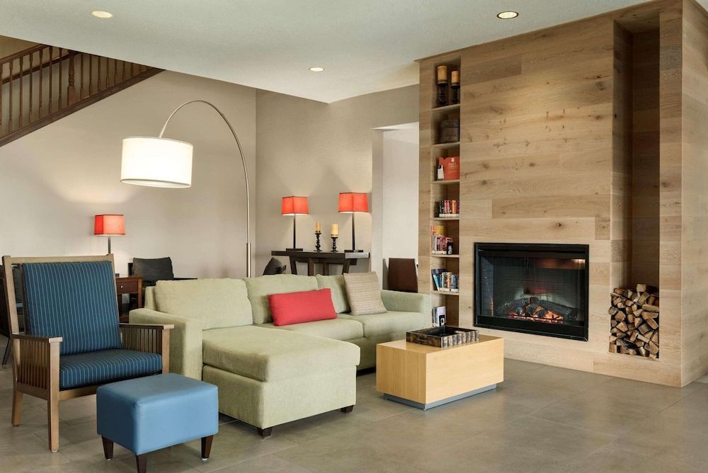 Country Inn & Suites by Radisson, Kansas City at Village West, KS 2