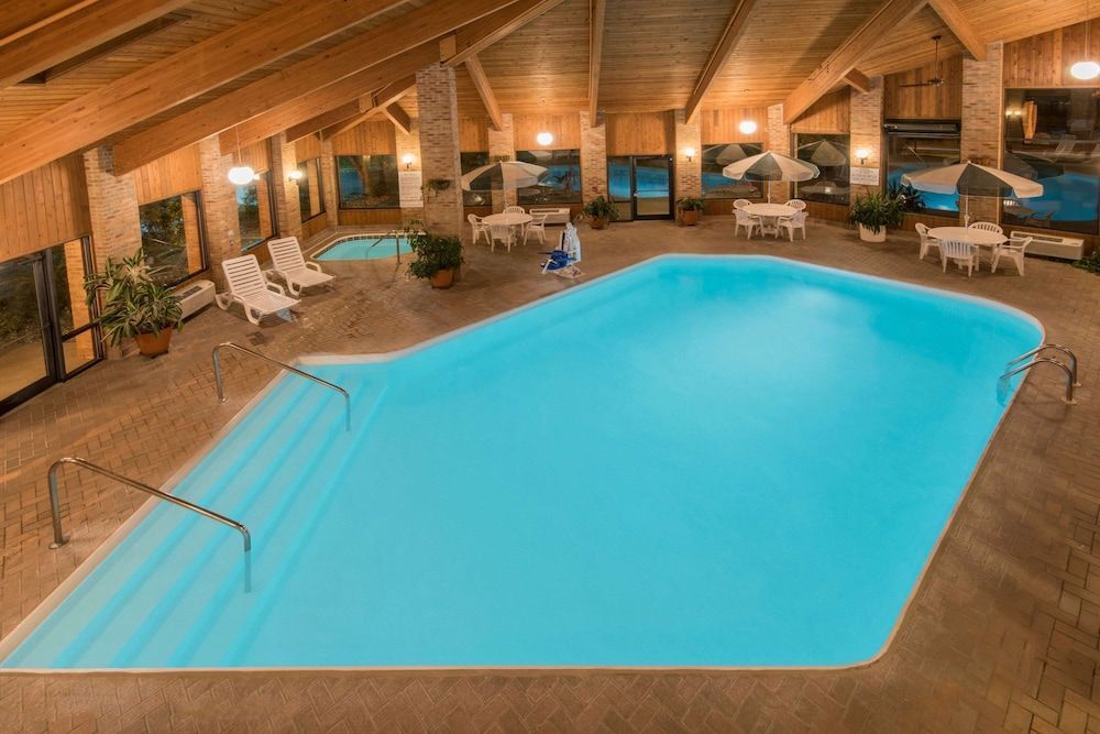 Days Inn by Wyndham Wooster 1