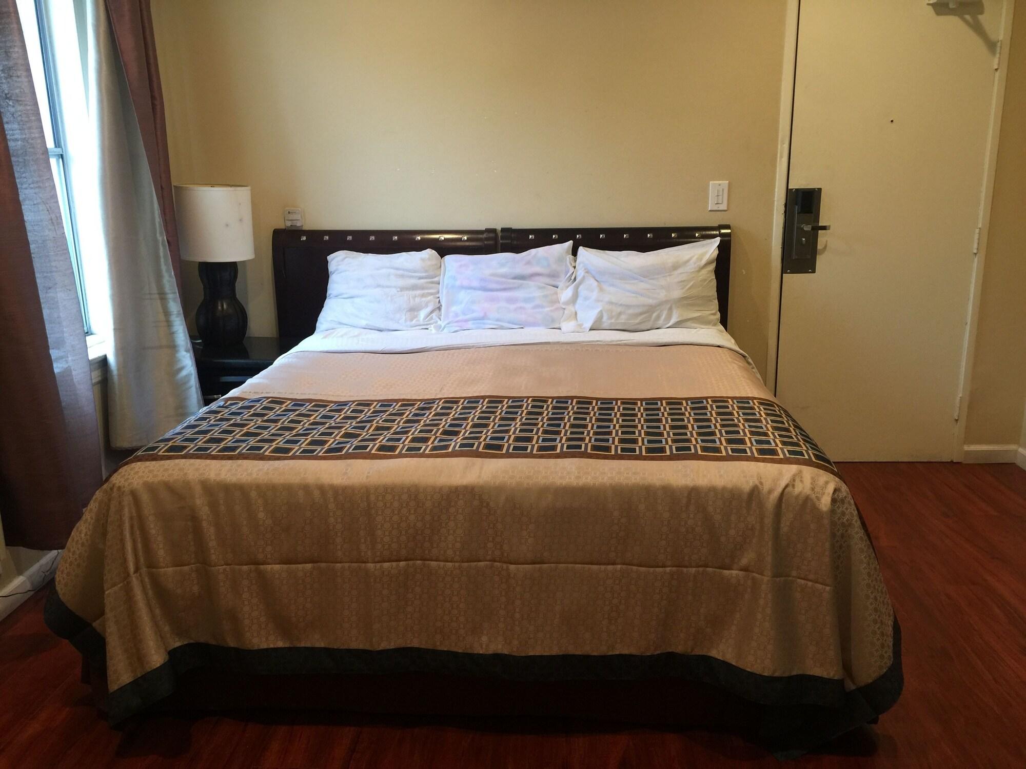 Stuart Hotel 1