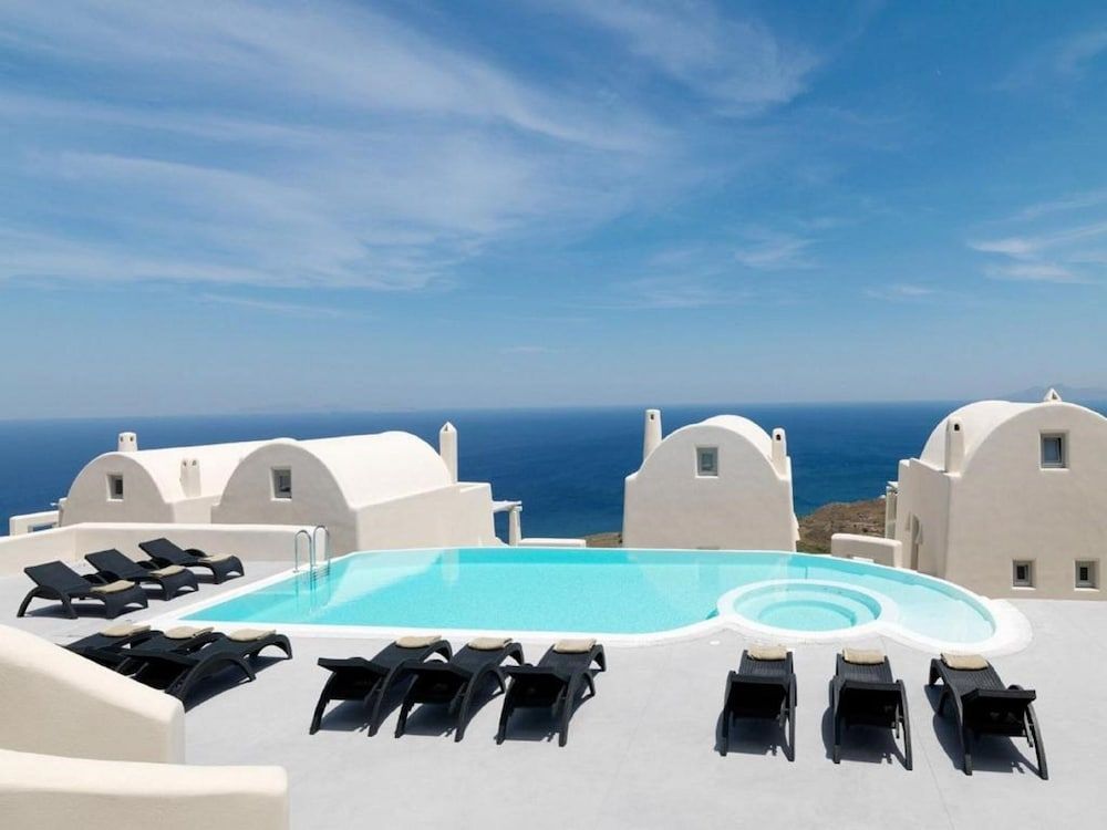 Dome Santorini Resort 1