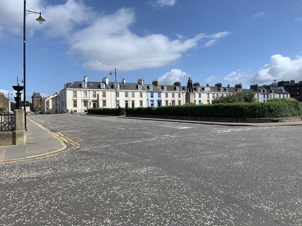 Ayr Holiday Apartment 1