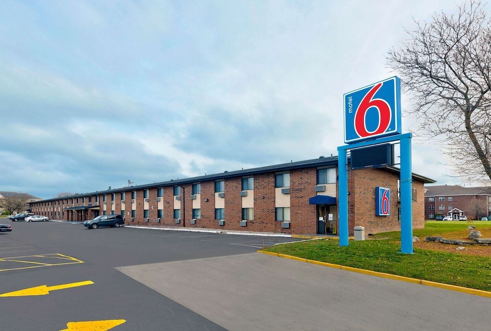 Motel 6-Oak Creek, WI 1