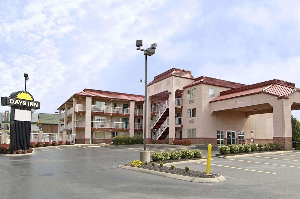 Days Inn by Wyndham Airport Nashville East 1