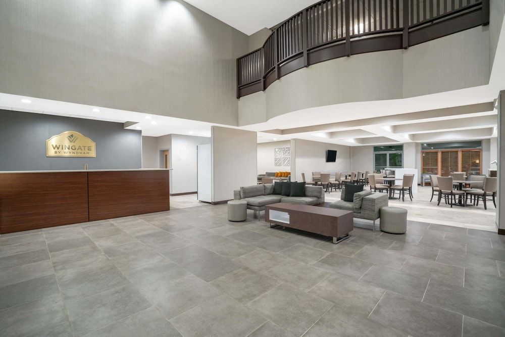 Wingate by Wyndham Charlotte Airport 2
