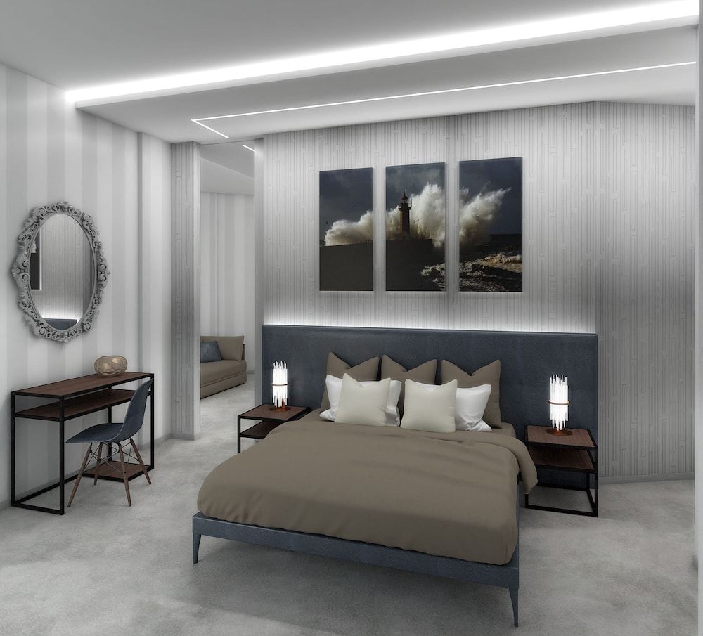 Little Hotel 1