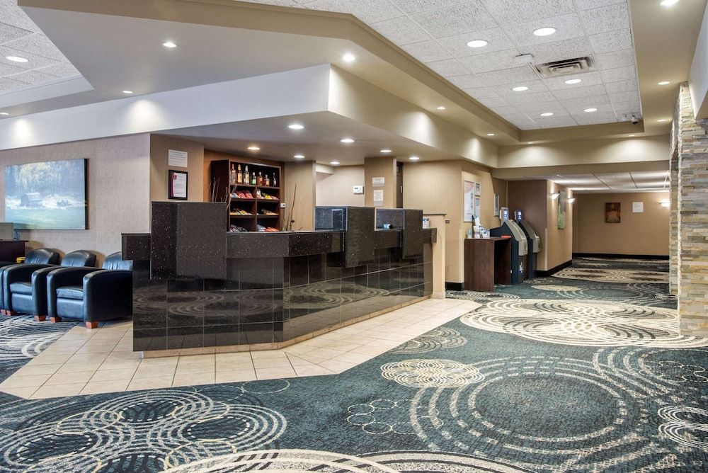 Clarion Hotel & Suites Brandon 2