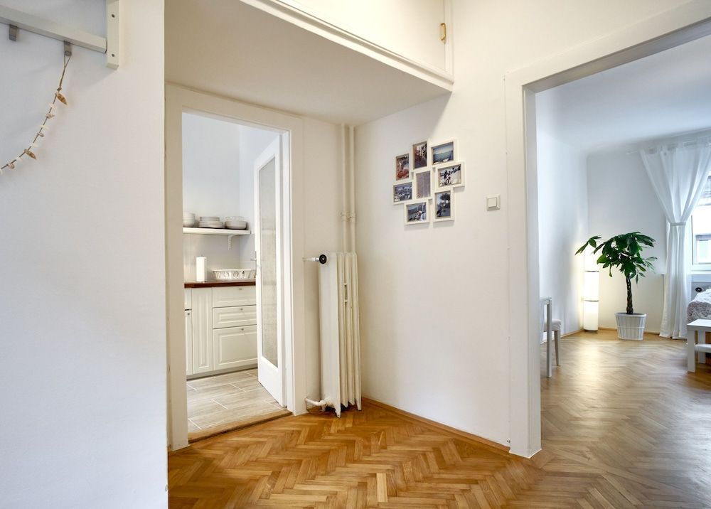 Opera Street Apartments 1