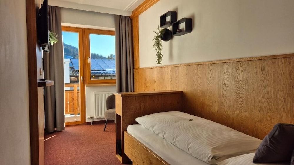 Hotel Dahoam by Miha 1