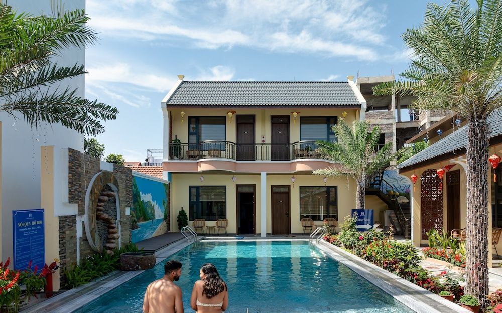 Tam Coc Center Luxury Hotel & Villa 1