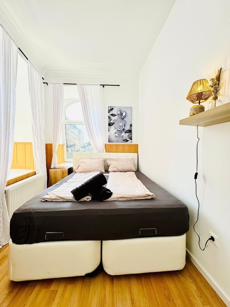 10 Economy Rooms-Shared Bath & Kitchen 2