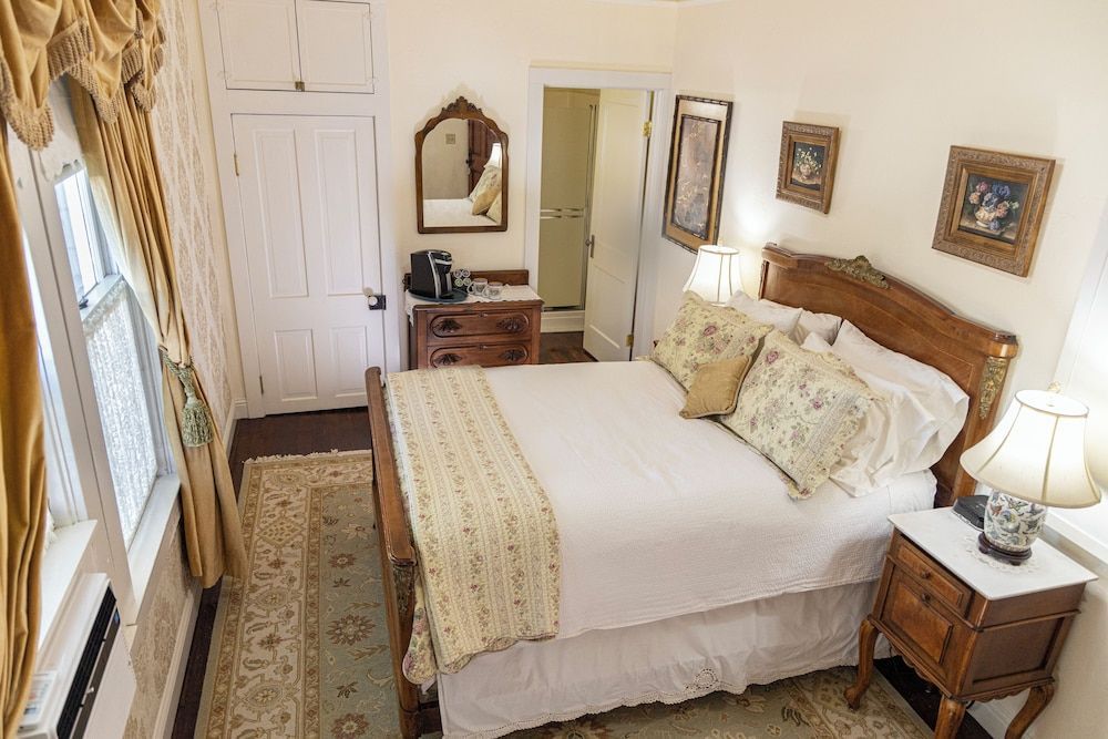 Weaverville Hotel 2