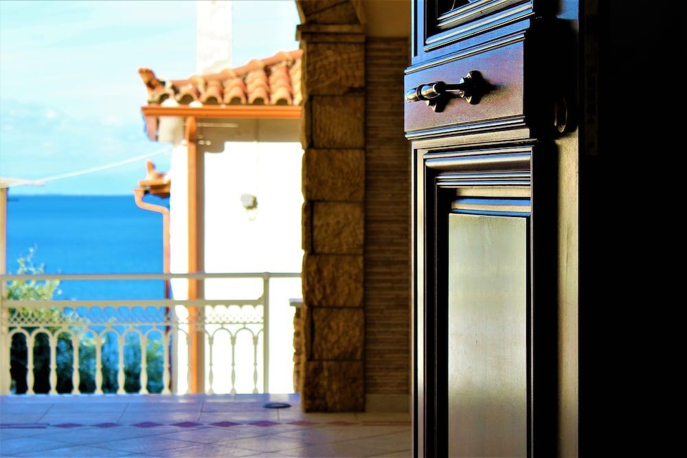 Sofotel - Refined Comfort, Koroni Centre 2
