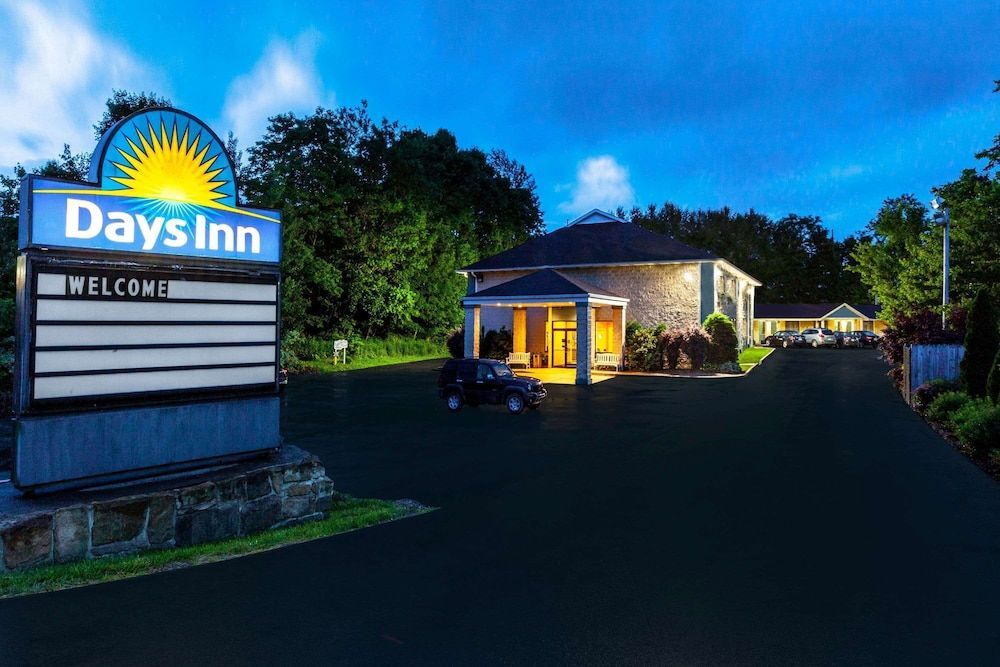 Days Inn by Wyndham Donegal 1