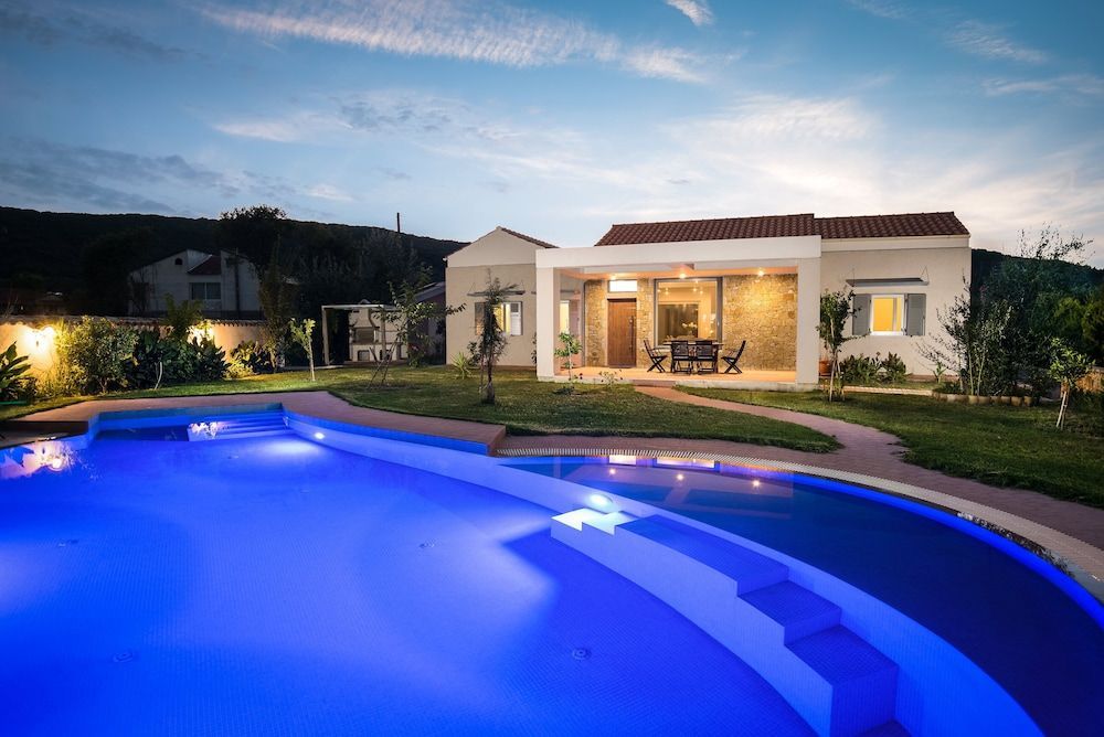 Three Stars Luxury Villas 1