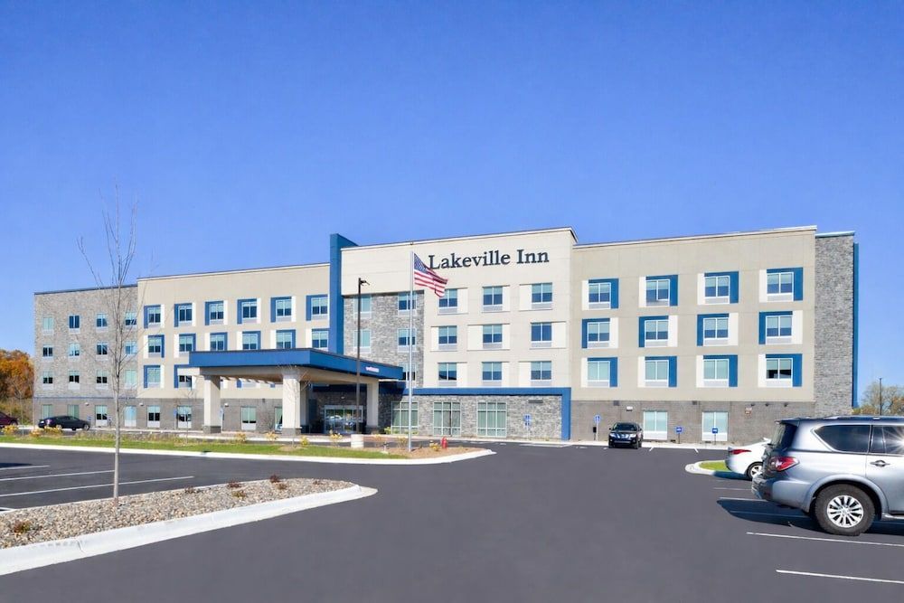Lakeville Inn 1