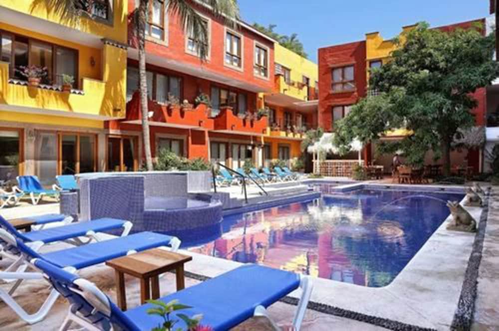 Casa Lotería Sayulita - Family Boutique Hotel with Spacious Full Kitchen Suites, Restaurant, Rooftop Yoga, Pool & Free Parking - 3 min to Beach 1