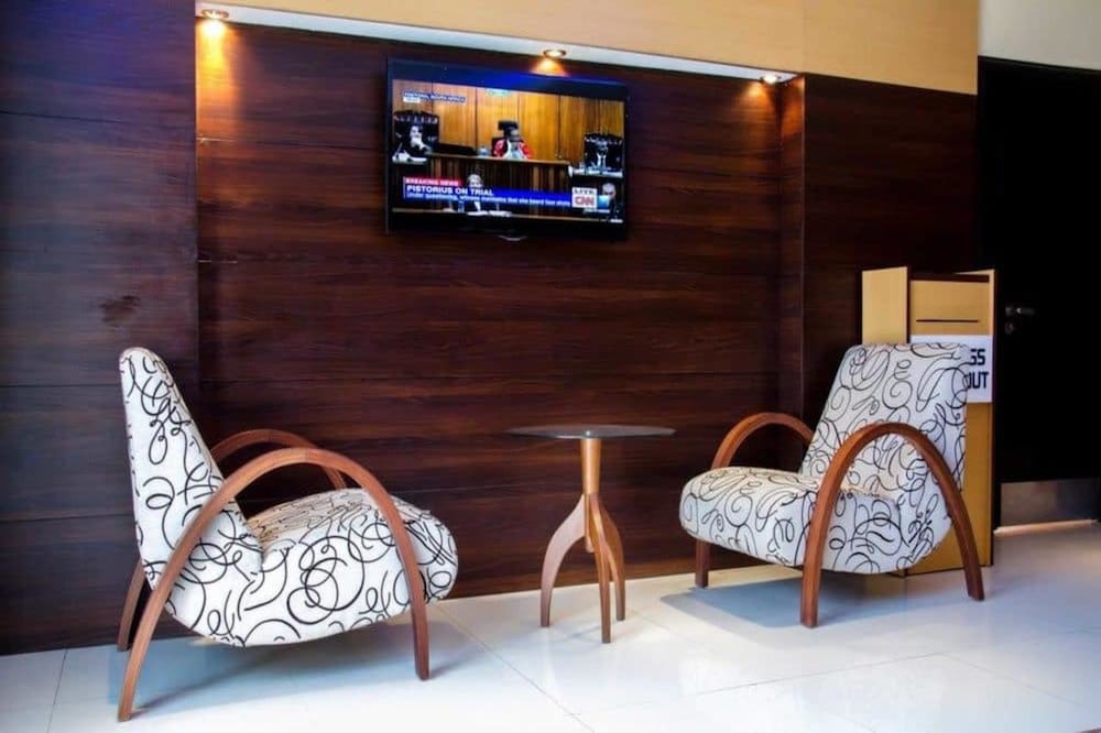 Chesterfield Hotel & Suites 2