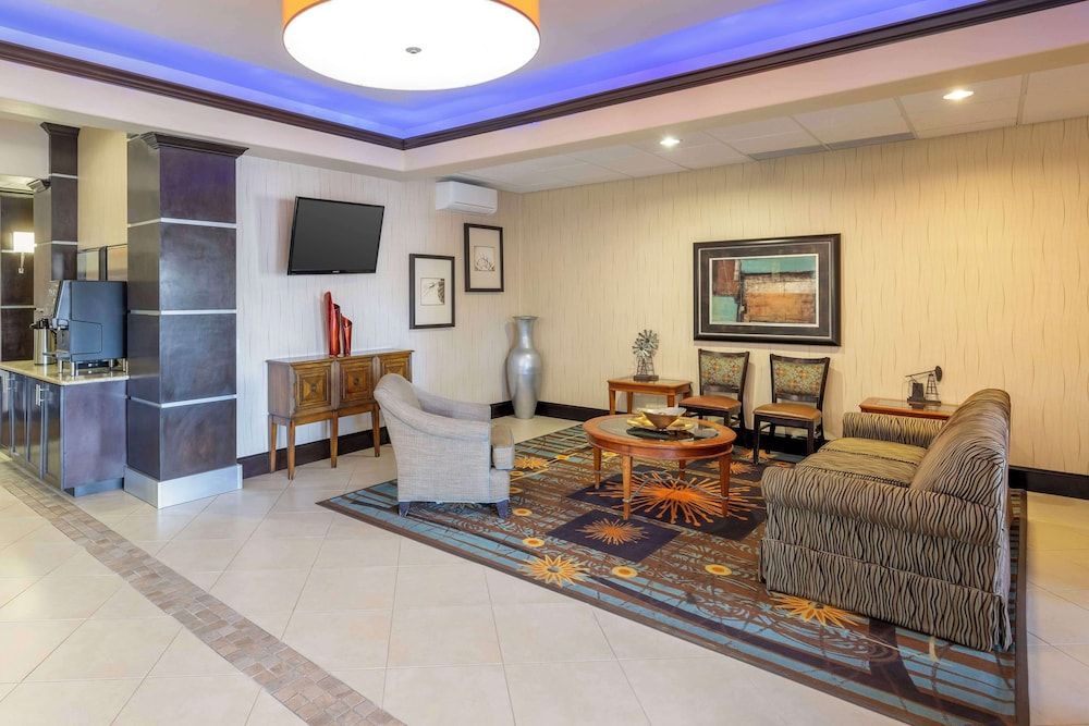 Best Western Plus Midland Suites 2