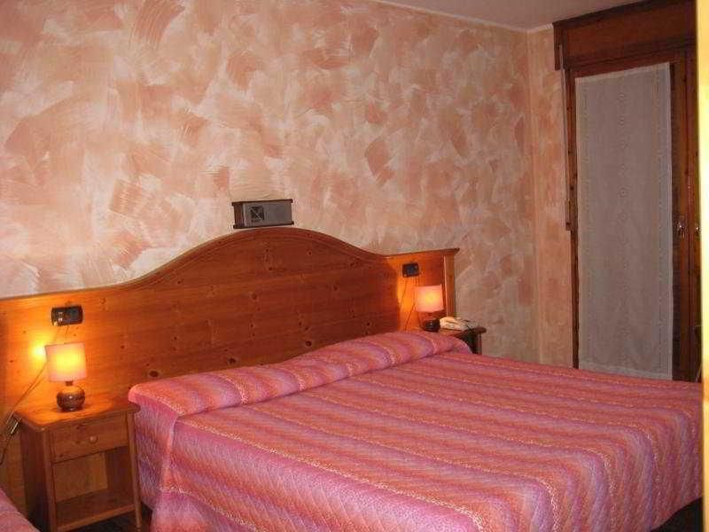 Hotel Holiday Debili 2