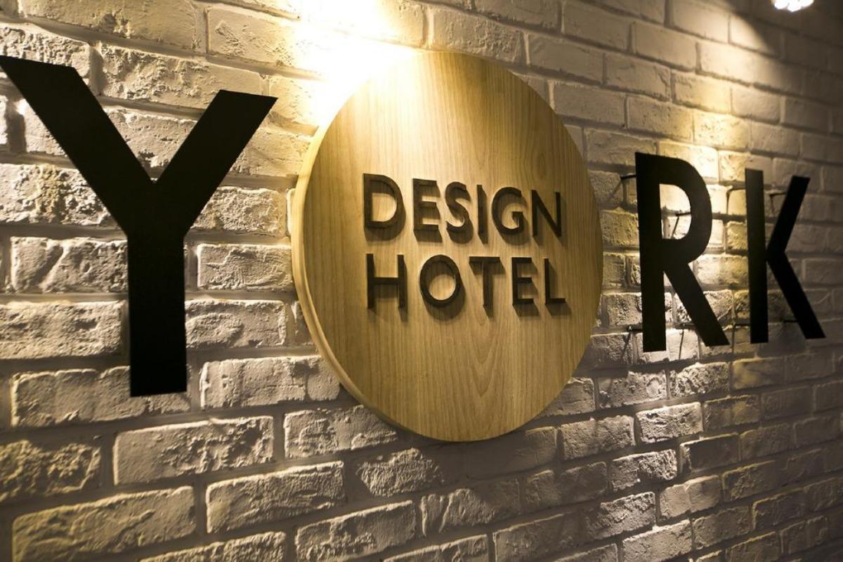 York Hotel 1