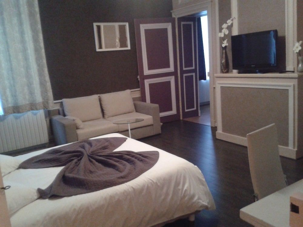 Le Chateau de Buchy 2