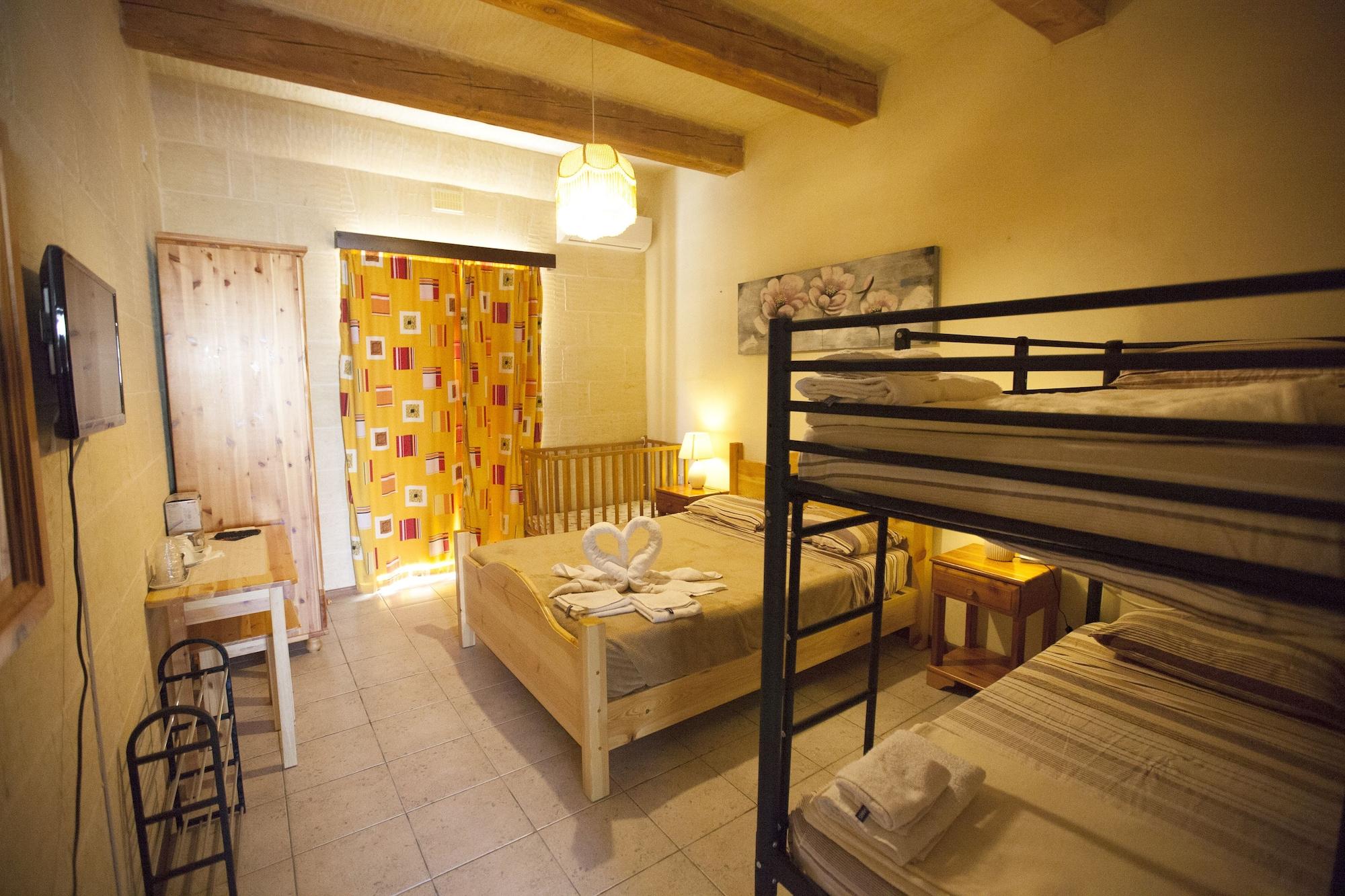 Grotto's Paradise B&B 2