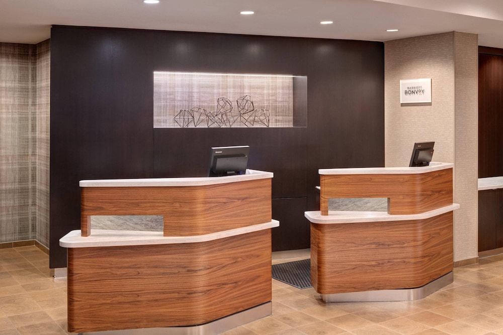 Courtyard by Marriott Pittsburgh Washington Meadow Lands 2