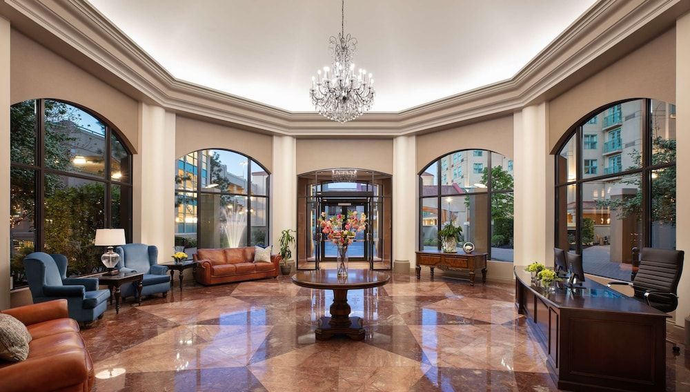 The Royal Kelowna - Bellstar Hotels & Resorts 2
