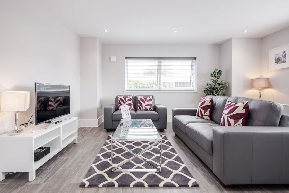 Roomspace Apartments -The Legacy 1