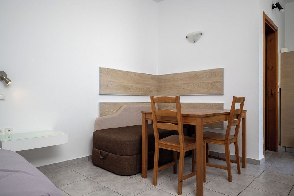 Triantafillas Suites 2