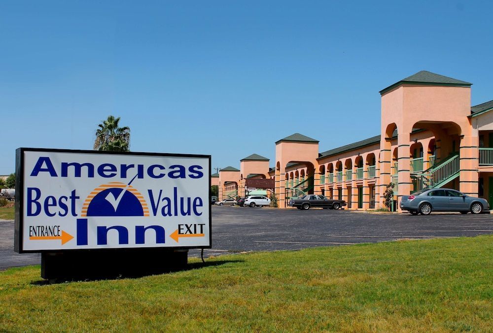 Americas Best Value Inn AT&T Center 1