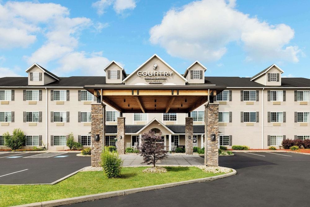 Country Inn & Suites by Radisson, Big Flats (Elmira), NY 1