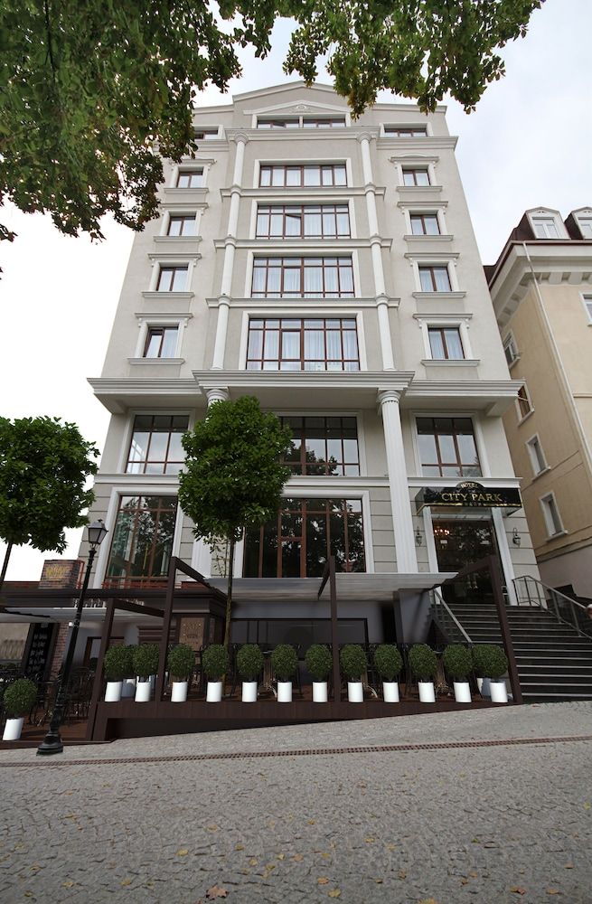 City Park Hotel 1