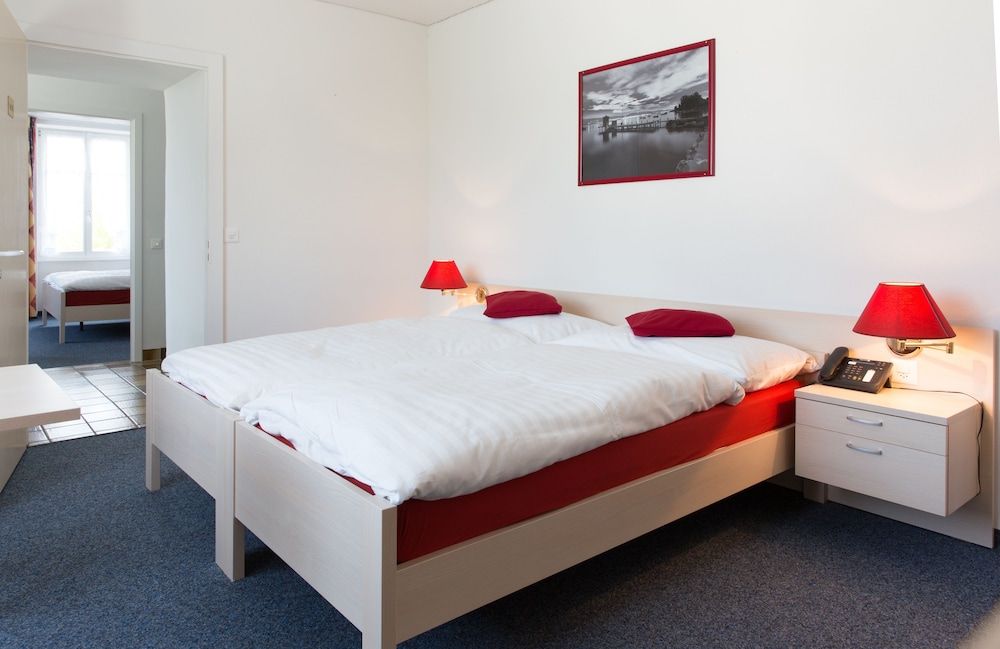 Hôtel du Port - Free Parking - Breakfast included 2