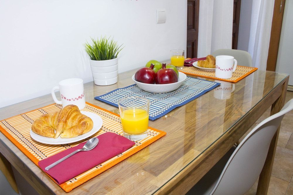 Living Valencia Apartments - Merced 1