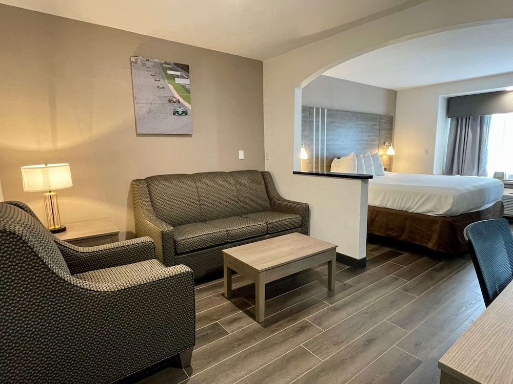 Best Western Roanoke Inn & Suites 1