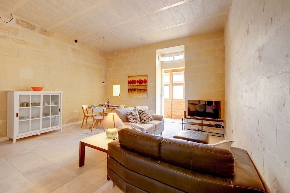Stylish 2BR Apt in Valletta by Buena Vista 1