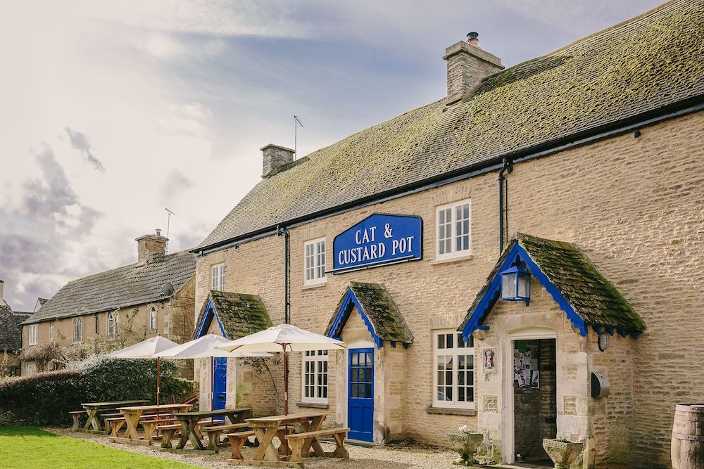 Cat and Custard Pot Inn 1