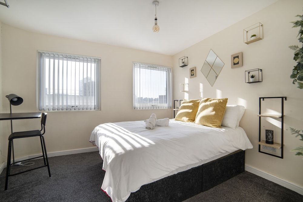 Leicester - Apartment - Sleeps 6 - 97ws 2