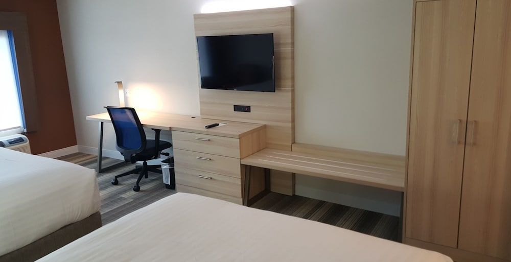 Holiday Inn Express & Suites TOLEDO WEST by IHG 2