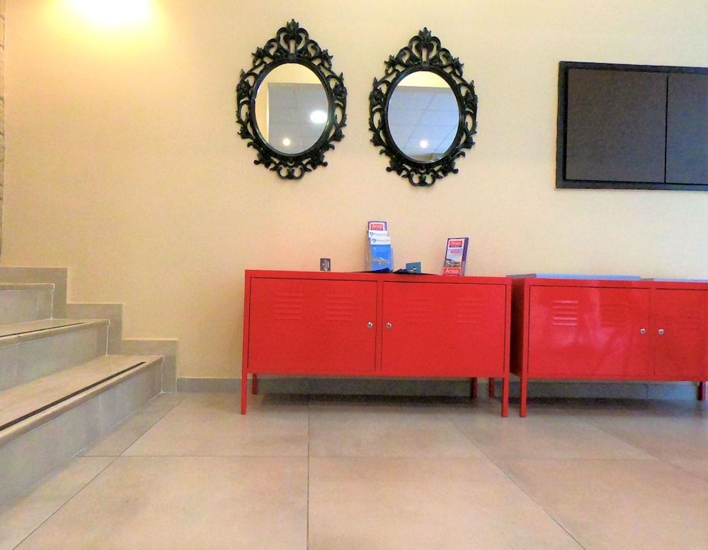 Achillion Hotel Piraeus 1
