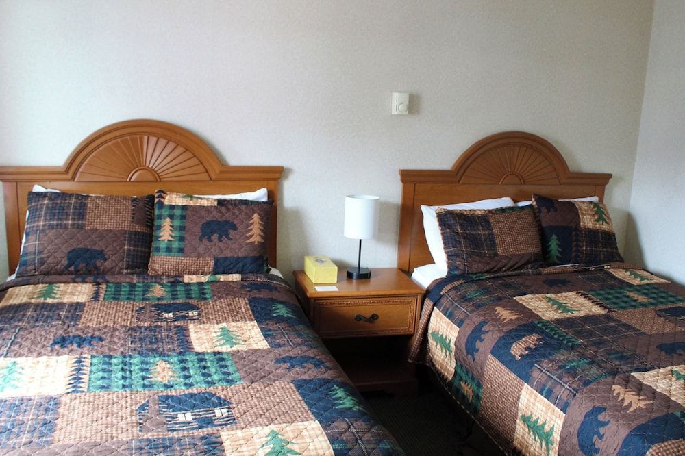 The Lake George Inn 2