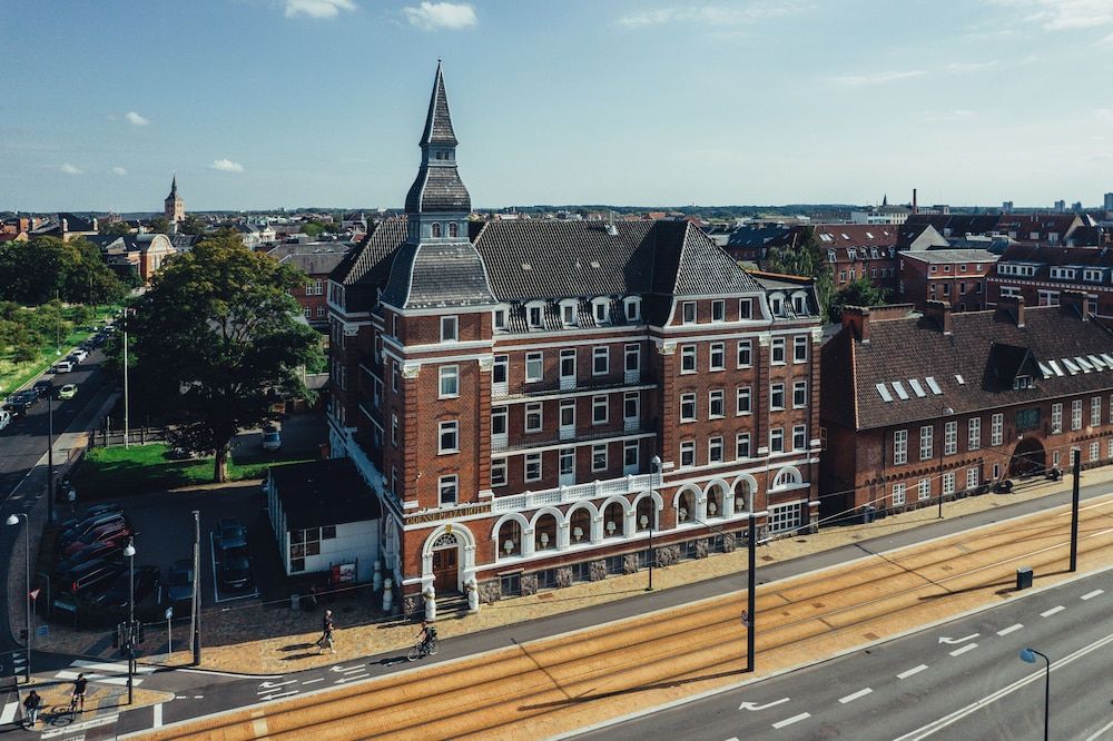 Milling Hotel Plaza 1