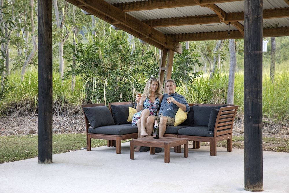 Airlie Beach Eco Cabins - Adults Only 2