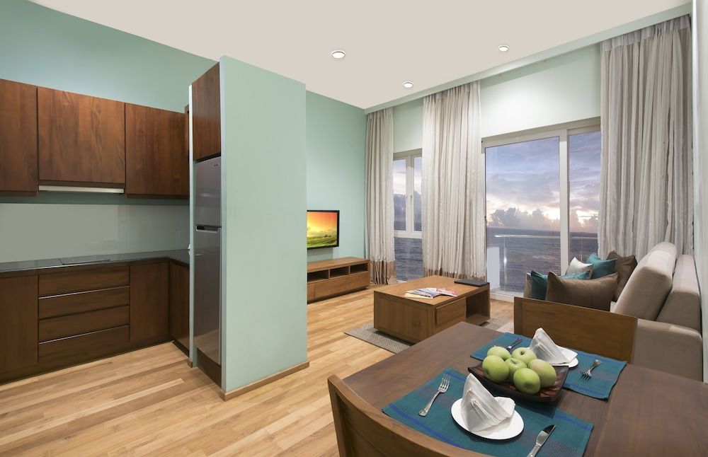 Ocean Edge Suites & Hotel Colombo 1