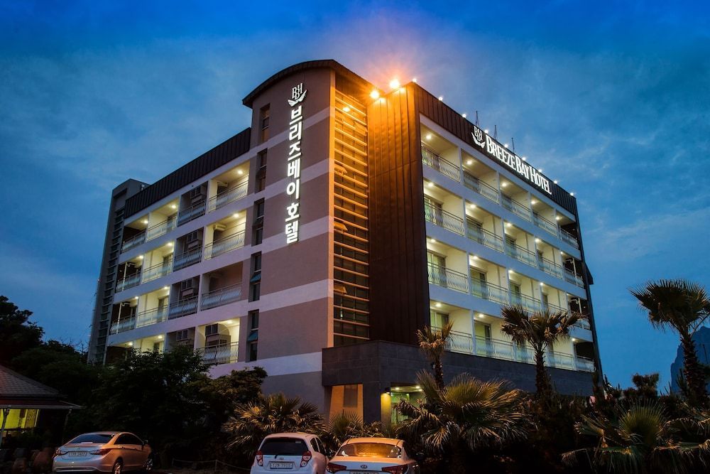 Breeze Bay Hotel 1