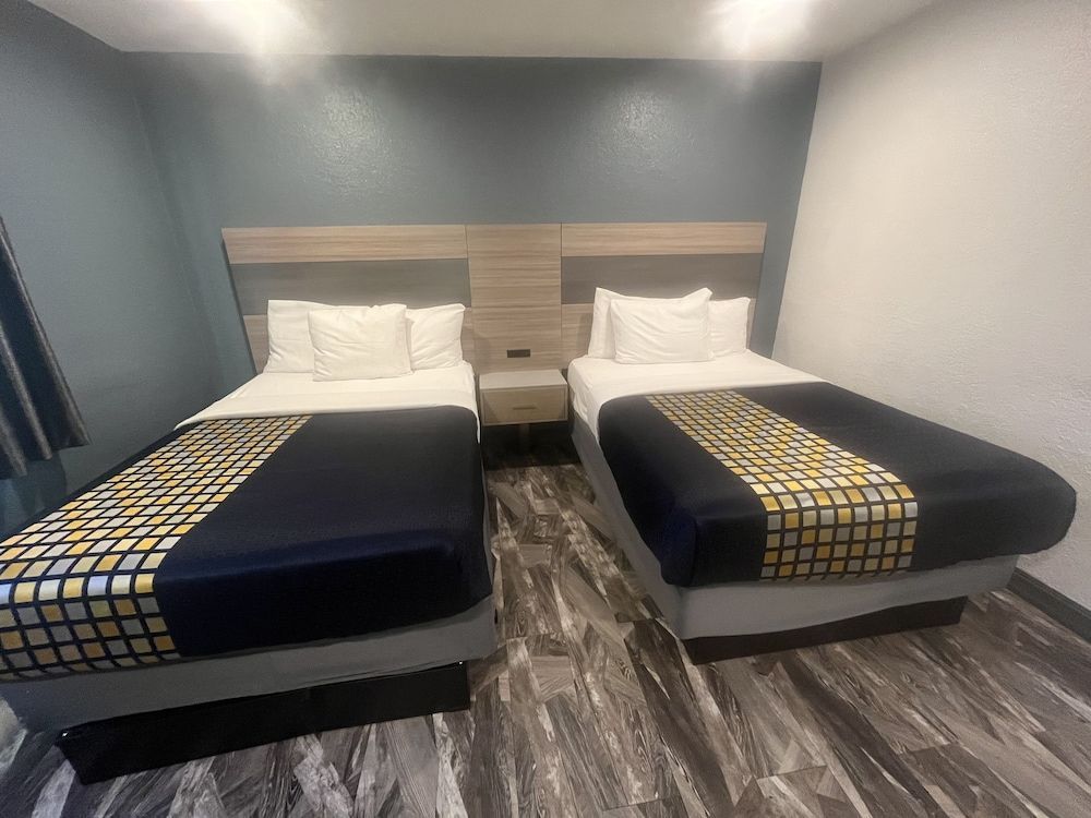 Travel Inn Motel 2